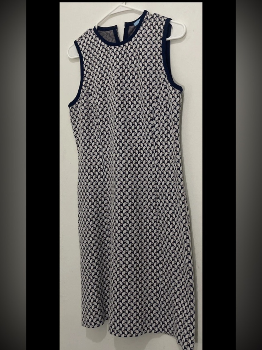 J.McLaughlin knit stretch sleeveless shift dress Size Medium